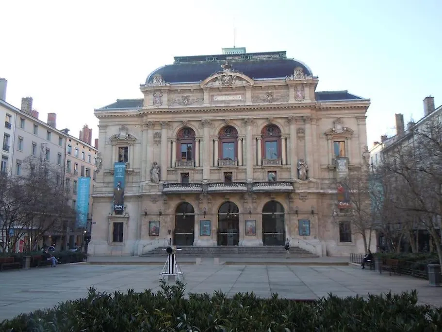 Appartement A 3 Min Des Jacobins Lyon Apartment